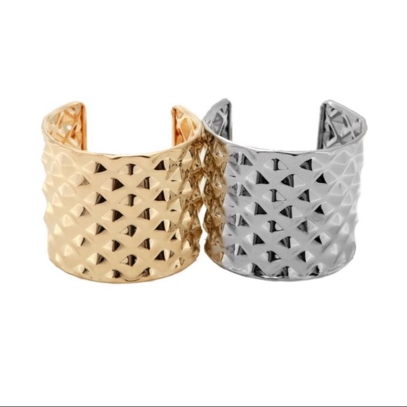 Bracelet Bangle Cuff Statement Gold or Silver Tone - Picture 1 of 5
